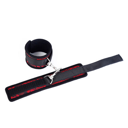 OHMAMA FETISH - SKANDAALI Rannekäsiraudat