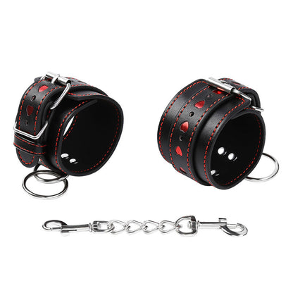 OHMAMA FETISH - SYDÄNMUOTOISET KÄSIRAUAT