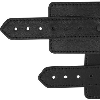 INTENSIIVINEN - FETISSINEN VEGAANINEN NAHKAINEN KÄSIRAUTA