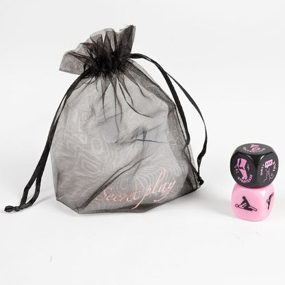 SALAINEN PELI - PELI 2 NOPPIA ESILEIKIN FANAATIKOILLE