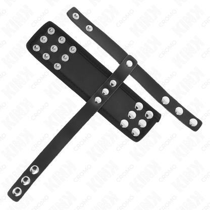 KINK - NAHKAINEN PENISHÄKKIRENGAS SÄÄDETTÄVÄLLÄ PINNOITETULLLA PALLOJAKAJALLA