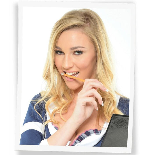 ÄÄRIMMÄINEN LELU - MIESMASTURBAATORI SUU YHTEISKOULUN KULLINIMEJÄ