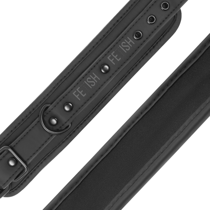 FETISSINEN ALISTUVA - KÄSI- JA NILKKARAUDAT, JOISSA ON NOPREENIVUORI